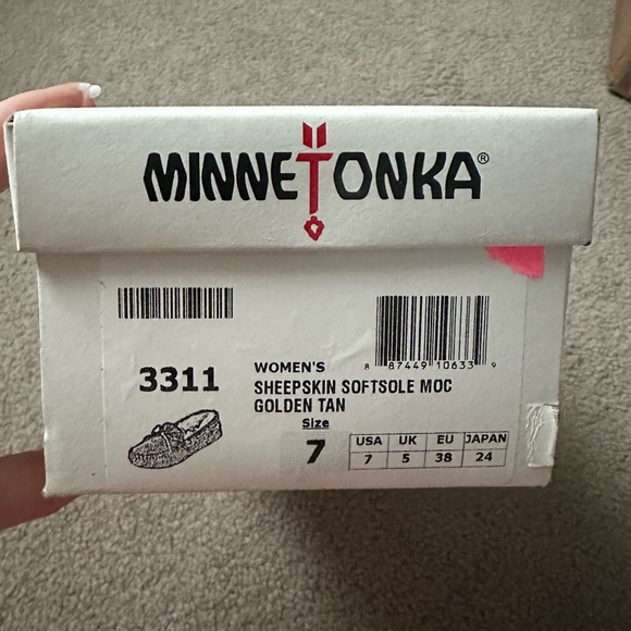 Minnetonka soft bottom slippers - Picture 1 of 3